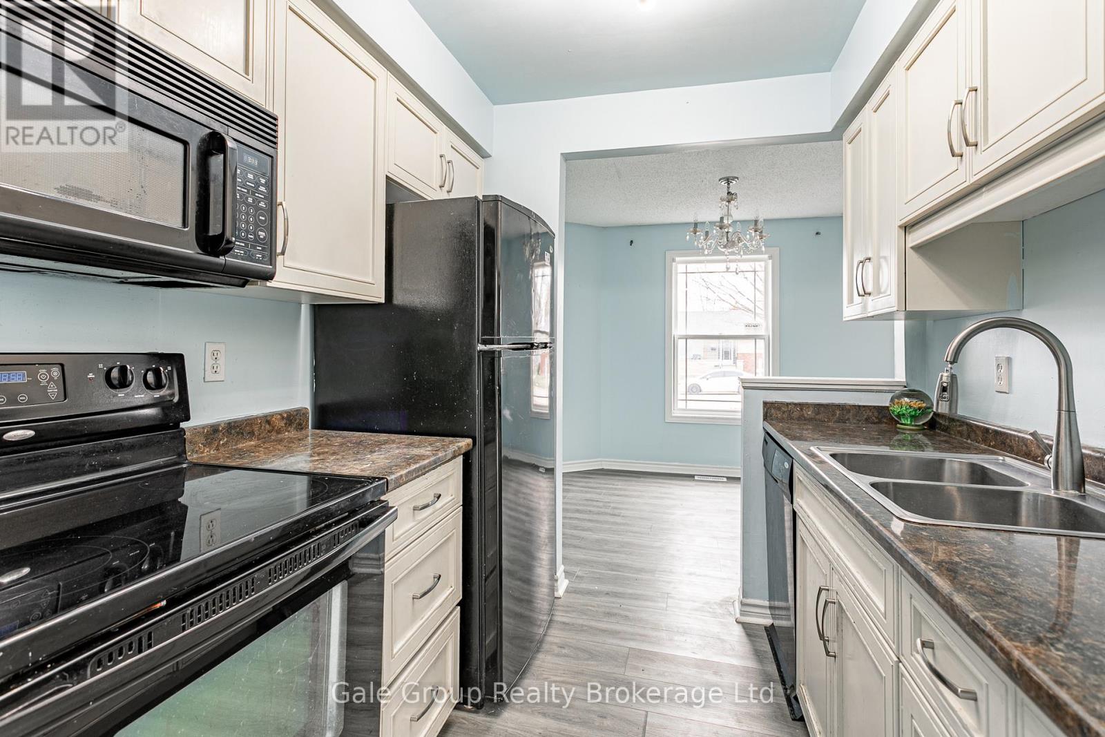 7 - 39 Blandford Street, Woodstock (Woodstock - North), Ontario  N4S 7H7 - Photo 9 - X12928530