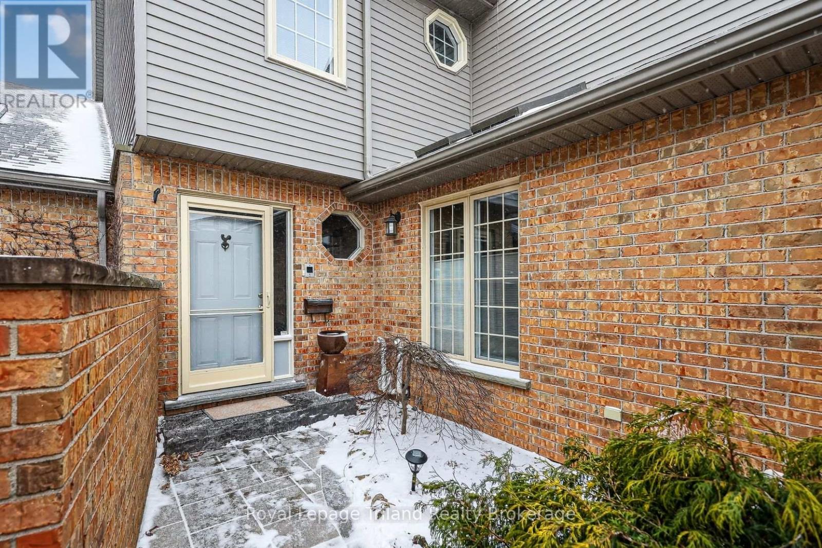 637 Lansdowne Avenue, Woodstock (Woodstock - North), Ontario  N4T 1K2 - Photo 5 - X12929840