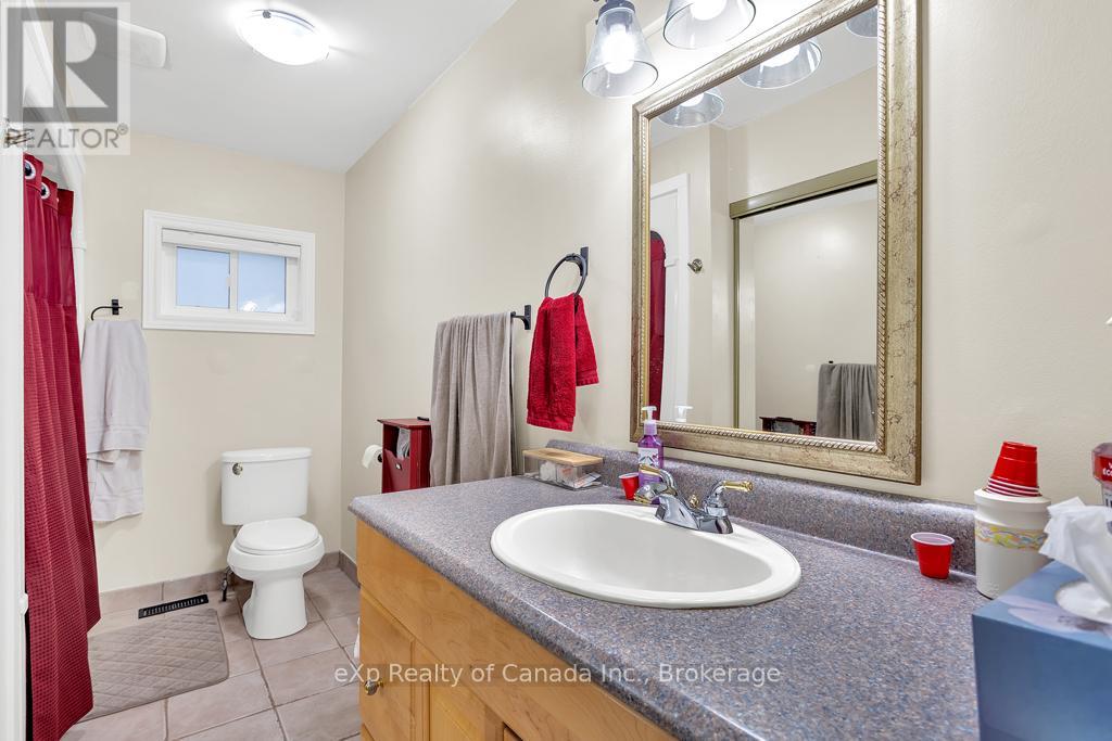 762 Little Hill Street, London East (East L), Ontario  N5Z 1M9 - Photo 7 - X12931358