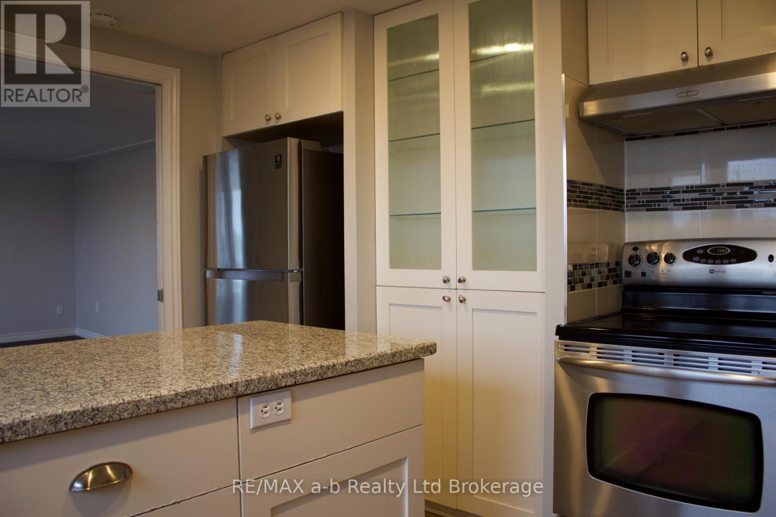 685538 Highway 2 Highway, Woodstock (Woodstock - North), Ontario  N4S 7V9 - Photo 12 - X12932870