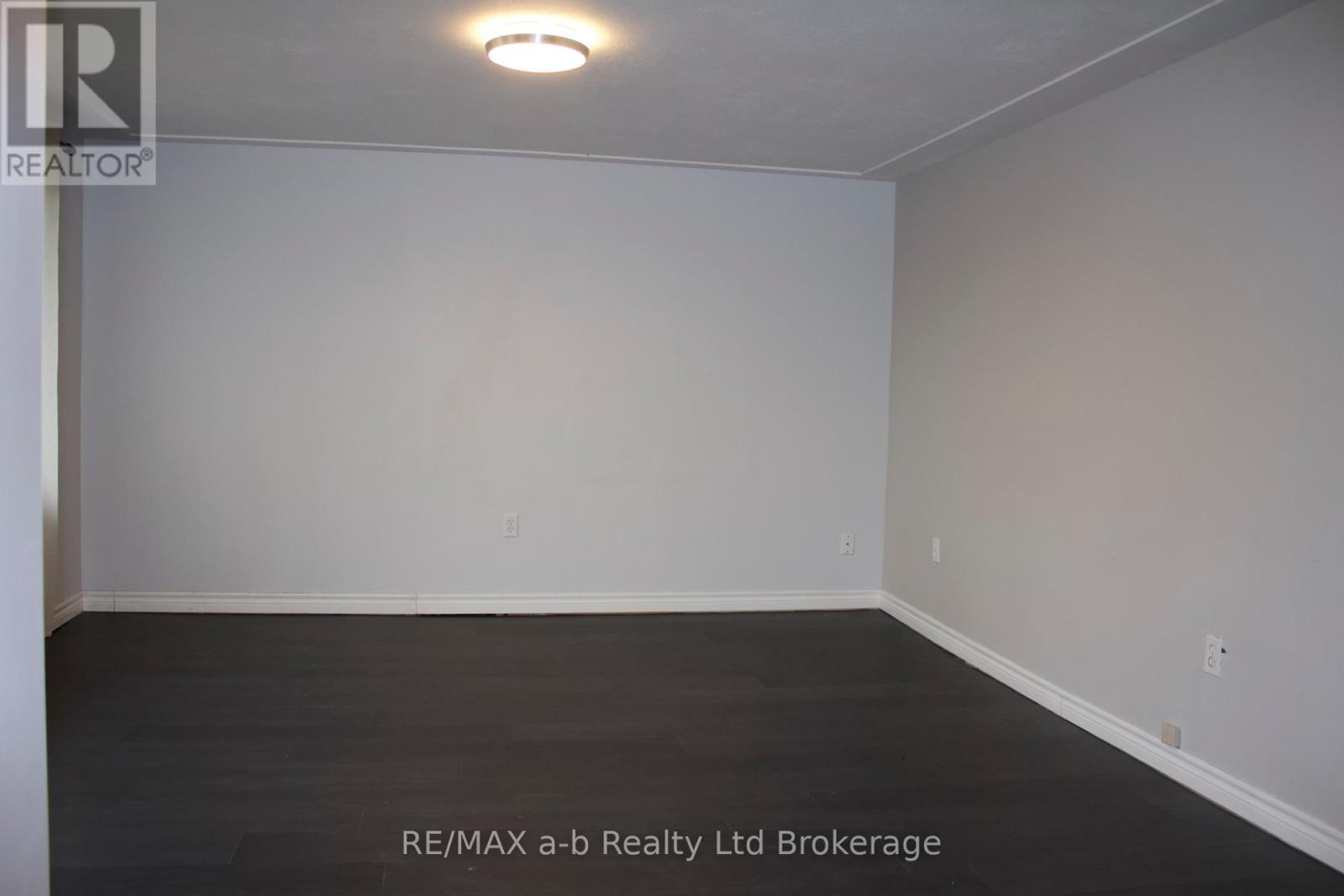 685538 Highway 2 Highway, Woodstock (Woodstock - North), Ontario  N4S 7V9 - Photo 14 - X12932870