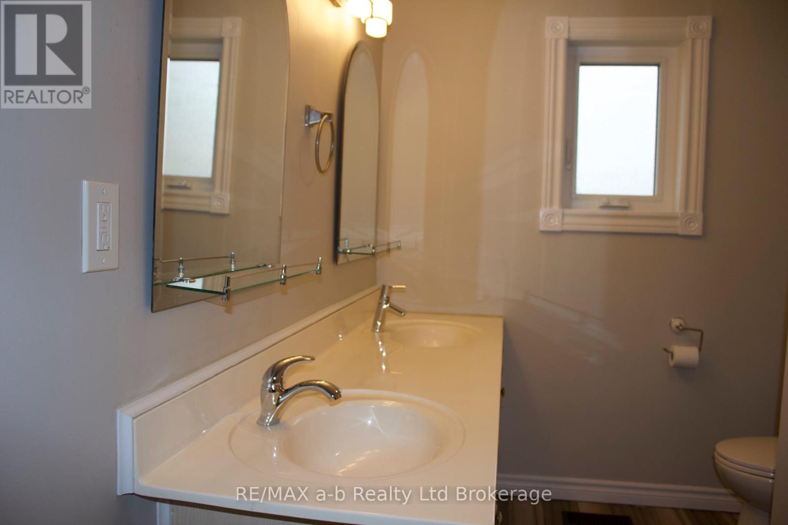 685538 Highway 2 Highway, Woodstock (Woodstock - North), Ontario  N4S 7V9 - Photo 19 - X12932870