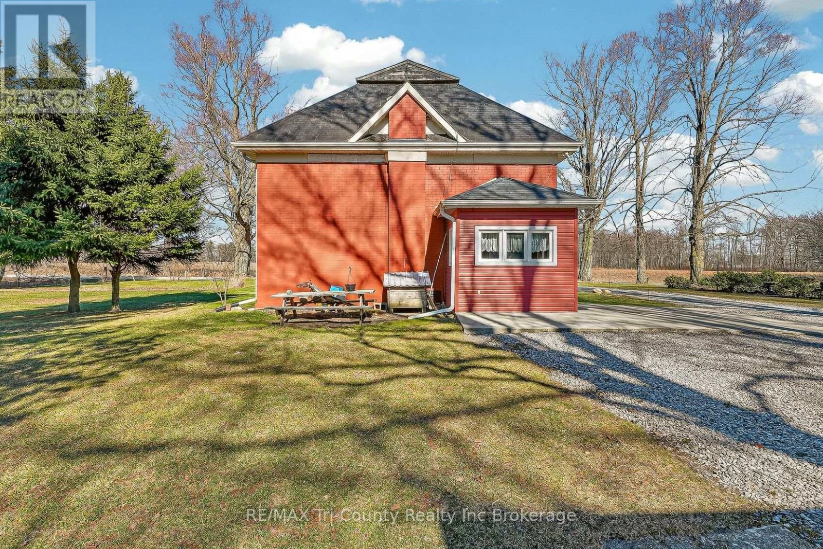 2345 East Quarter Line, Norfolk, Ontario  N4B 2W4 - Photo 4 - X12935196