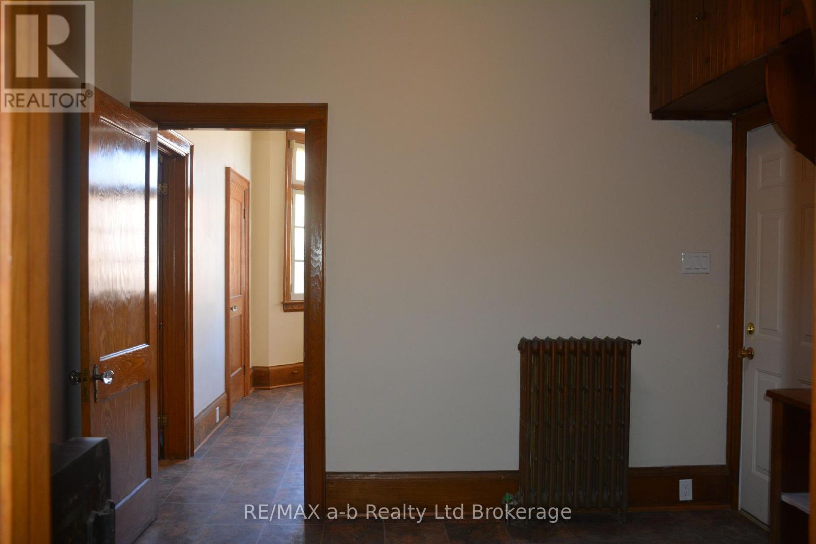 55 King Street W, Ingersoll (Ingersoll - South), Ontario  N5C 2J7 - Photo 11 - X12935266