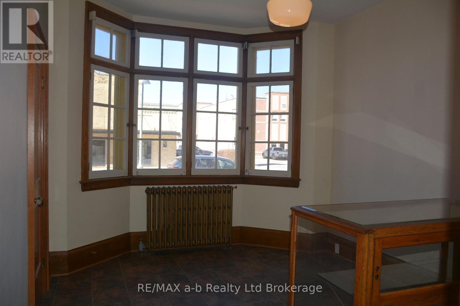 55 King Street W, Ingersoll (Ingersoll - South), Ontario  N5C 2J7 - Photo 6 - X12935266