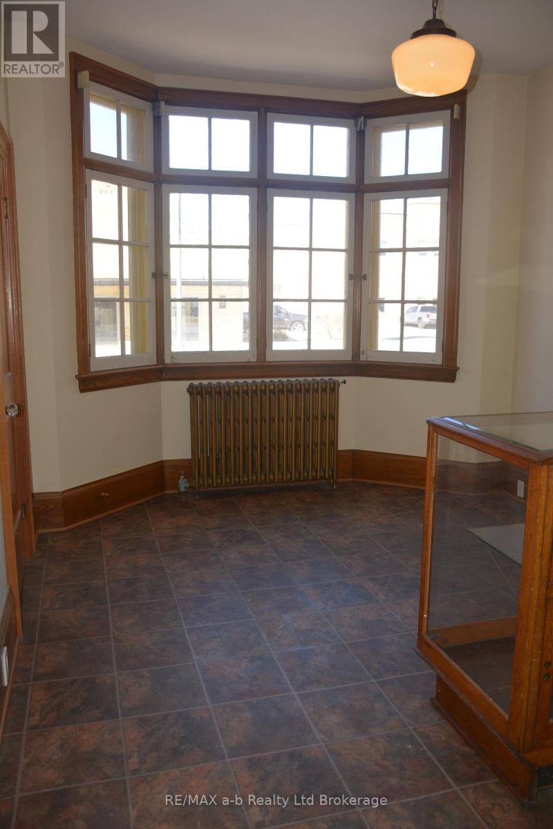 55 King Street W, Ingersoll (Ingersoll - South), Ontario  N5C 2J7 - Photo 7 - X12935266