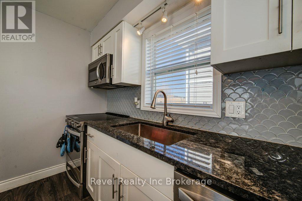 733 Southwood Way, Woodstock (Woodstock - South), Ontario  N4V 1G5 - Photo 16 - X12936336