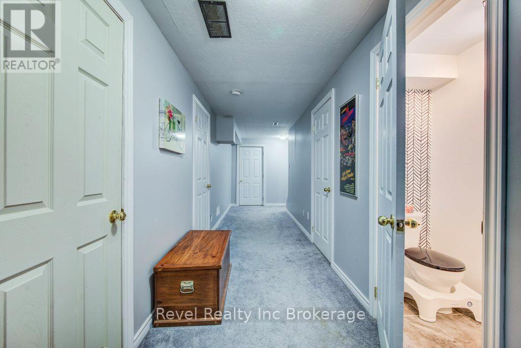 733 Southwood Way, Woodstock (Woodstock - South), Ontario  N4V 1G5 - Photo 22 - X12936336