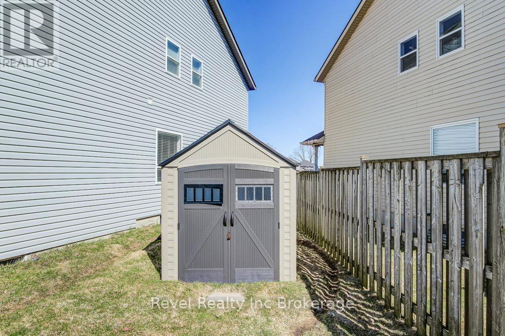 733 Southwood Way, Woodstock (Woodstock - South), Ontario  N4V 1G5 - Photo 30 - X12936336