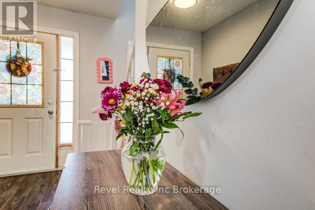 733 Southwood Way, Woodstock (Woodstock - South), Ontario  N4V 1G5 - Photo 46 - X12936336