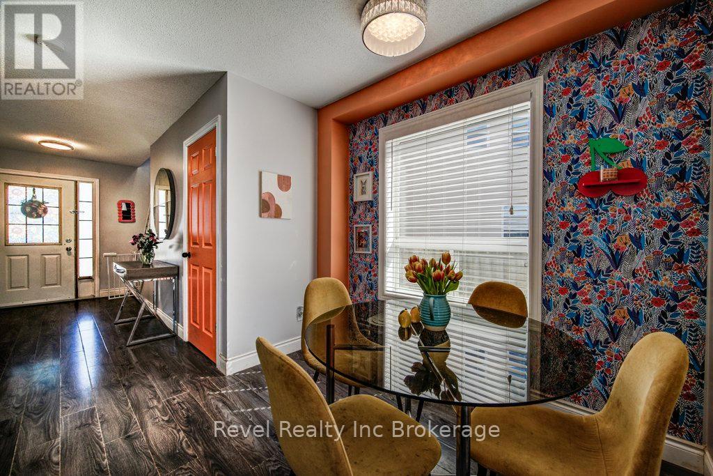 733 Southwood Way, Woodstock (Woodstock - South), Ontario  N4V 1G5 - Photo 7 - X12936336