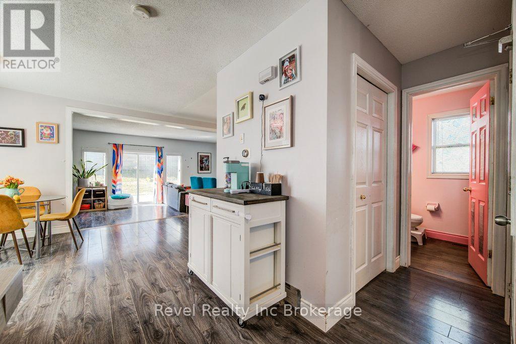 733 Southwood Way, Woodstock (Woodstock - South), Ontario  N4V 1G5 - Photo 8 - X12936336