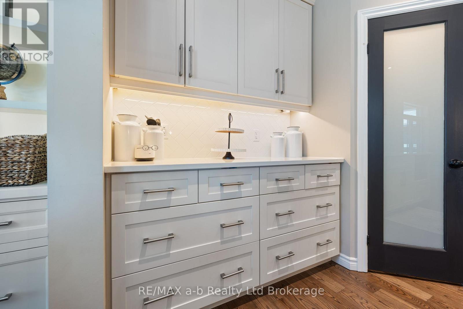 11 Chamberlain Avenue, Ingersoll (Ingersoll - South), Ontario  N5C 0C6 - Photo 10 - X12937636