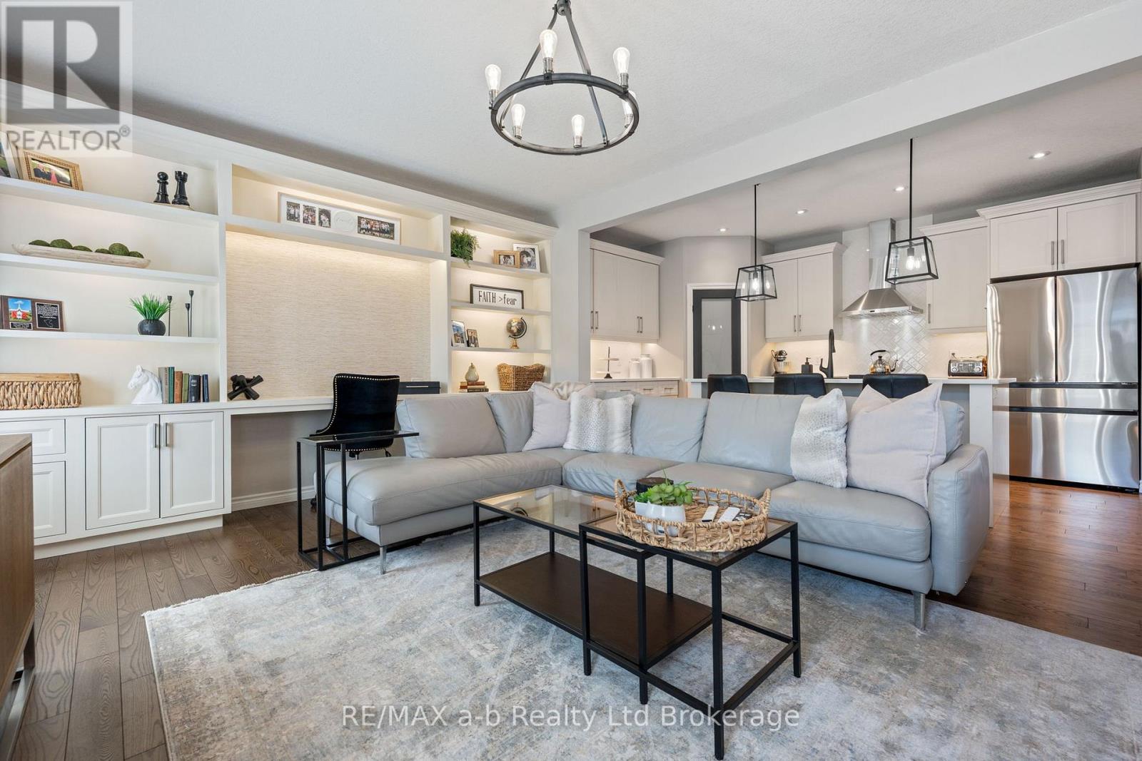 11 Chamberlain Avenue, Ingersoll (Ingersoll - South), Ontario  N5C 0C6 - Photo 12 - X12937636