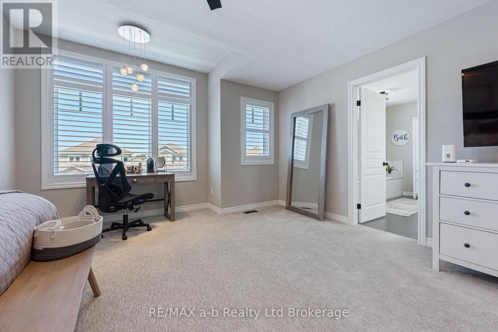 11 Chamberlain Avenue, Ingersoll (Ingersoll - South), Ontario  N5C 0C6 - Photo 23 - X12937636