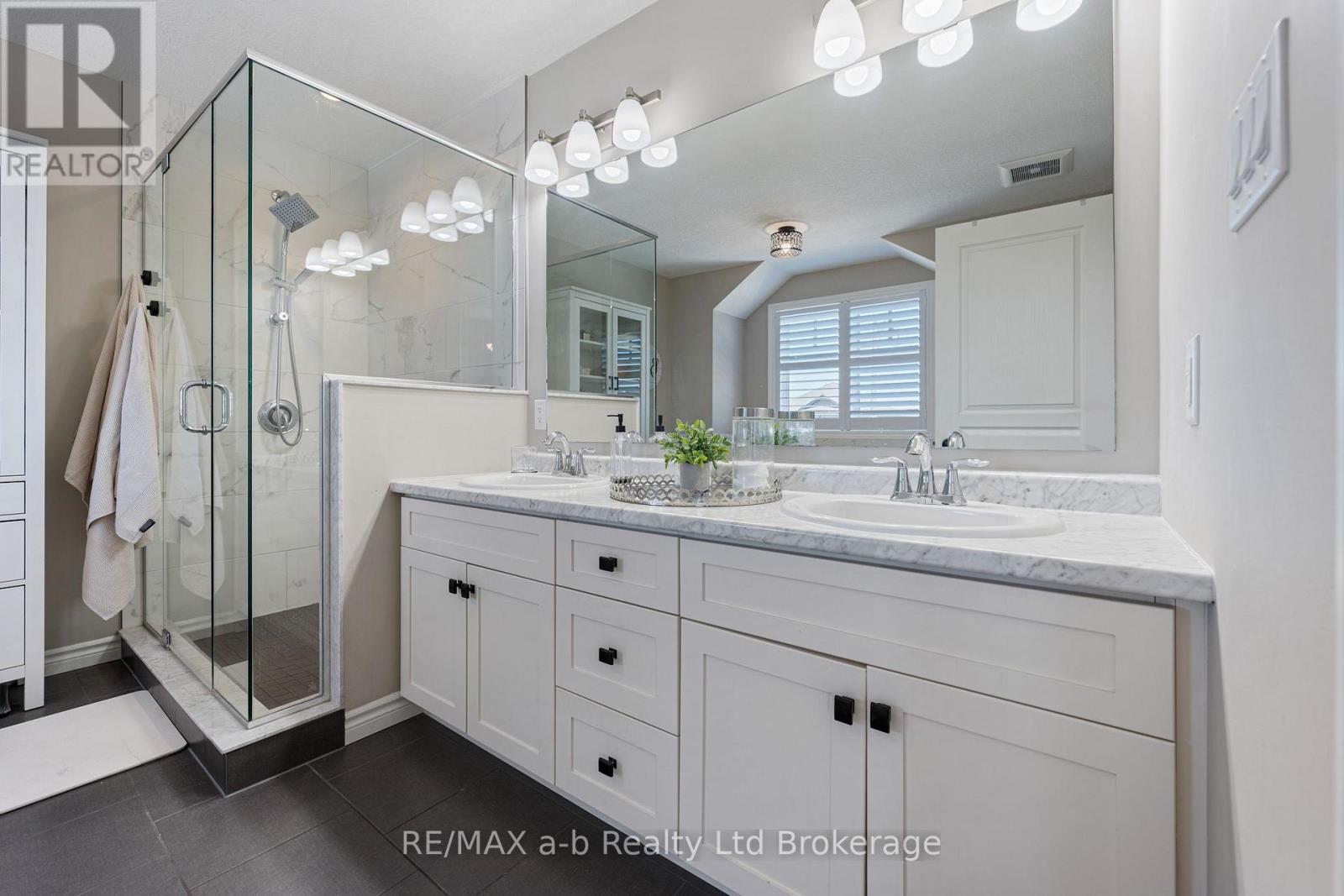 11 Chamberlain Avenue, Ingersoll (Ingersoll - South), Ontario  N5C 0C6 - Photo 24 - X12937636