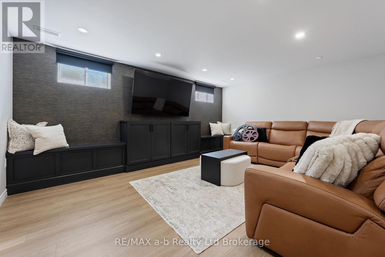 11 Chamberlain Avenue, Ingersoll (Ingersoll - South), Ontario  N5C 0C6 - Photo 28 - X12937636