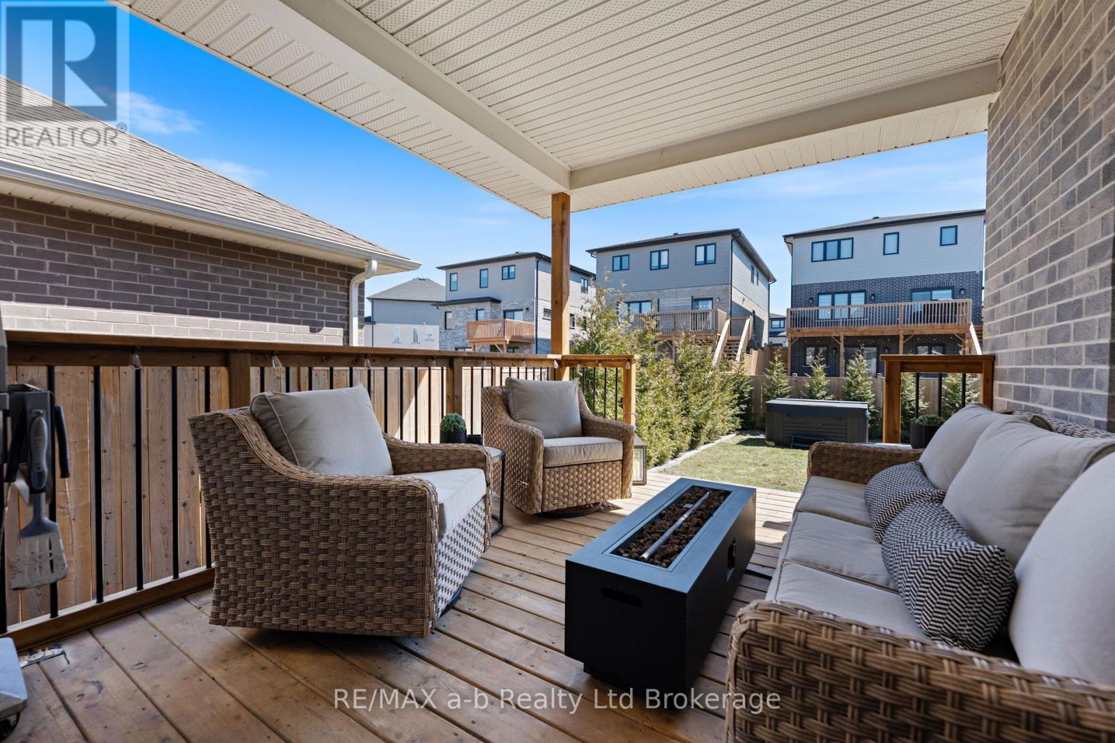 11 Chamberlain Avenue, Ingersoll (Ingersoll - South), Ontario  N5C 0C6 - Photo 36 - X12937636