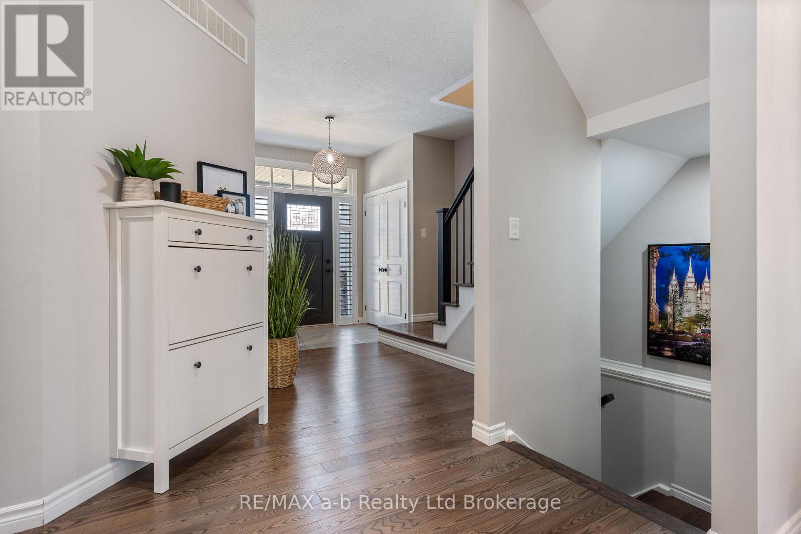 11 Chamberlain Avenue, Ingersoll (Ingersoll - South), Ontario  N5C 0C6 - Photo 5 - X12937636