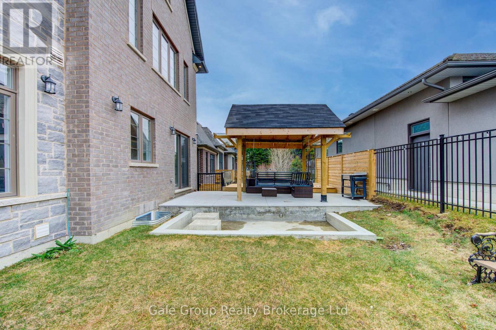 301 Somme Street, Woodstock (Woodstock - North), Ontario  N4T 0K3 - Photo 33 - X12938392