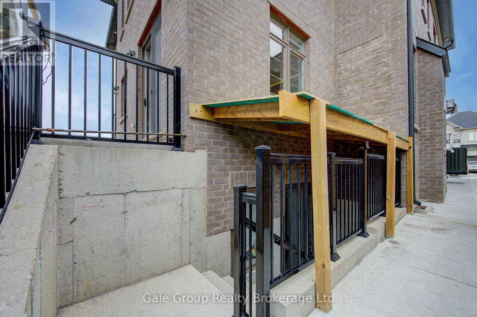 301 Somme Street, Woodstock (Woodstock - North), Ontario  N4T 0K3 - Photo 34 - X12938392