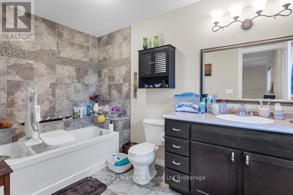 69 William Street, Tillsonburg, Ontario  N4G 5R8 - Photo 19 - X12939112