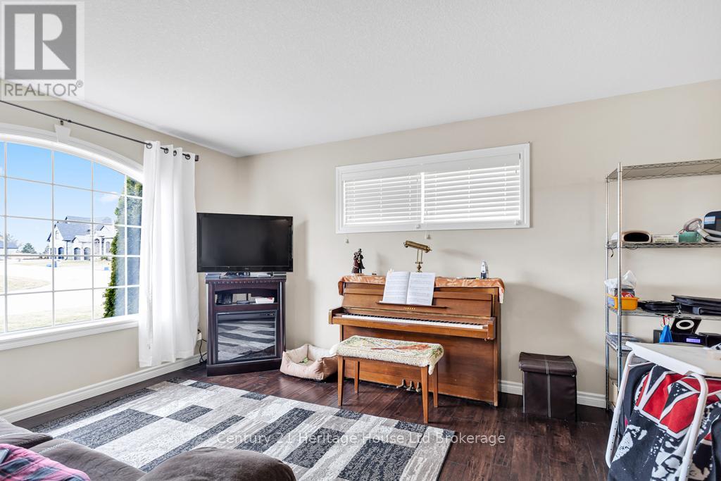 69 William Street, Tillsonburg, Ontario  N4G 5R8 - Photo 6 - X12939112