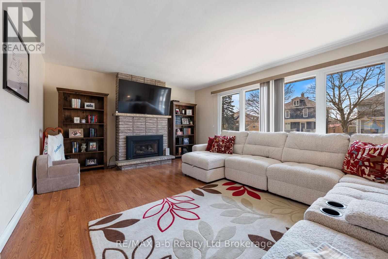 318 Broadway Street, Tillsonburg, Ontario  N4G 3S1 - Photo 5 - X12941754