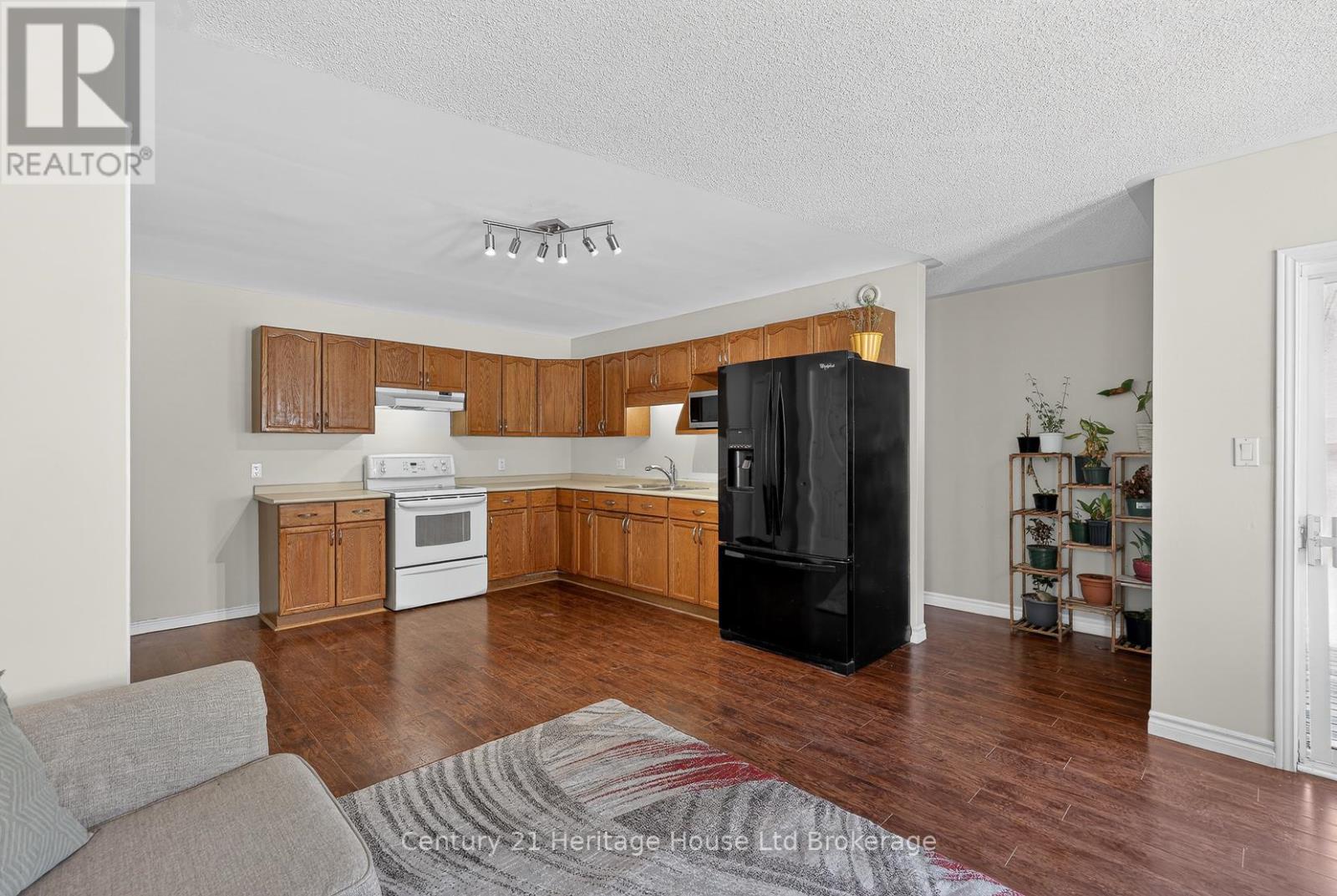 42 Eleanor Street, West Perth (Mitchell), Ontario  N0K 1N0 - Photo 6 - X12941880