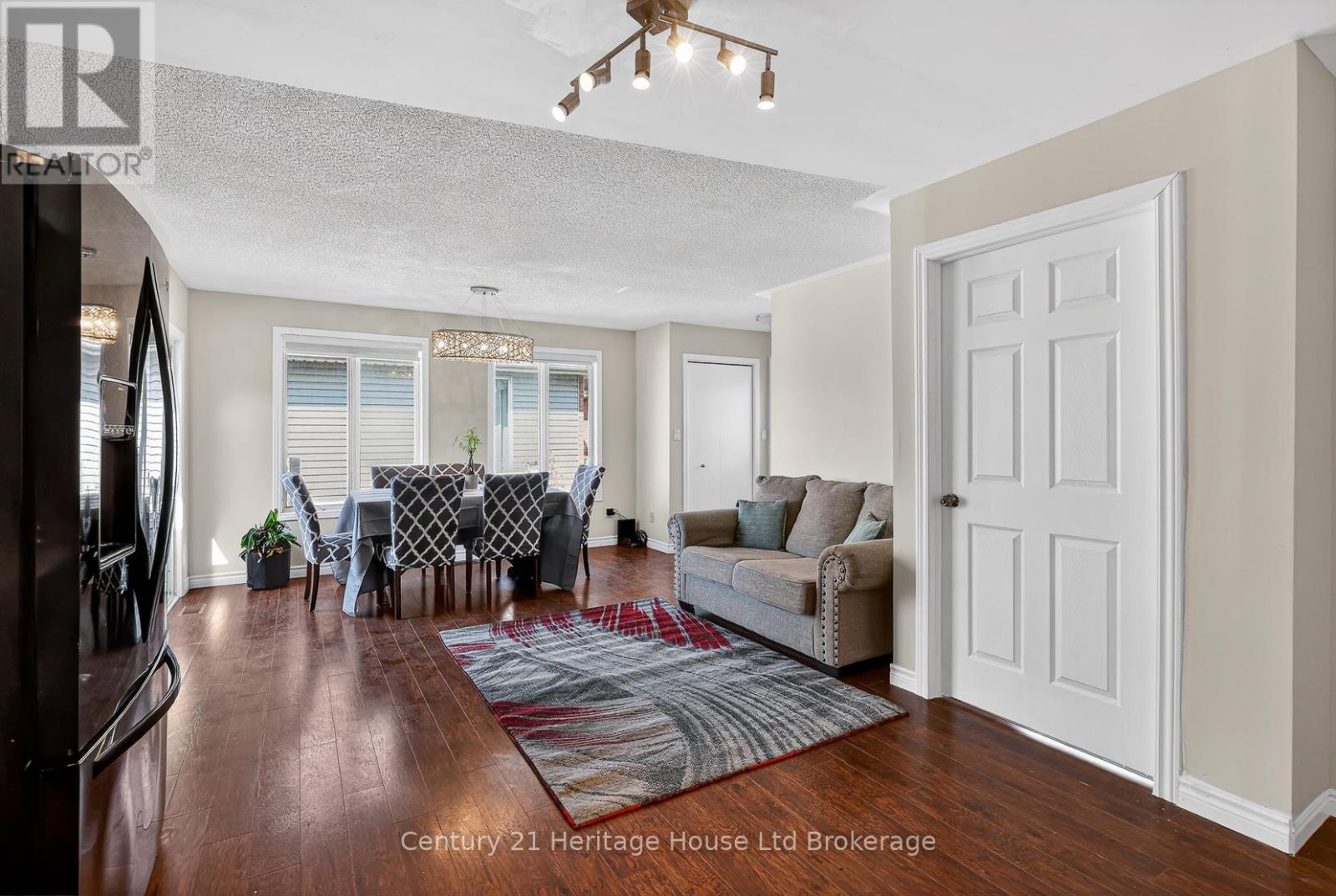 42 Eleanor Street, West Perth (Mitchell), Ontario  N0K 1N0 - Photo 8 - X12941880