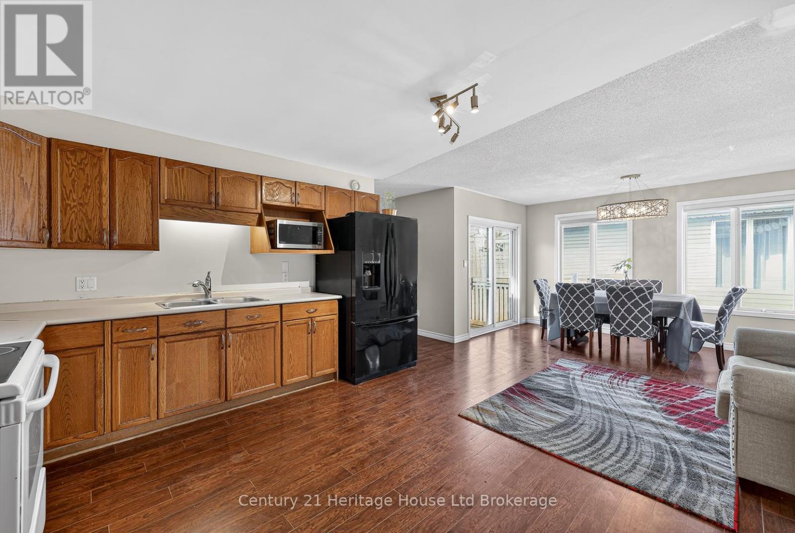 42 Eleanor Street, West Perth (Mitchell), Ontario  N0K 1N0 - Photo 9 - X12941880