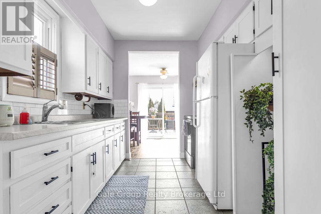 52 Bishop Street, Brantford, Ontario  N3S 1M2 - Photo 6 - X12942762