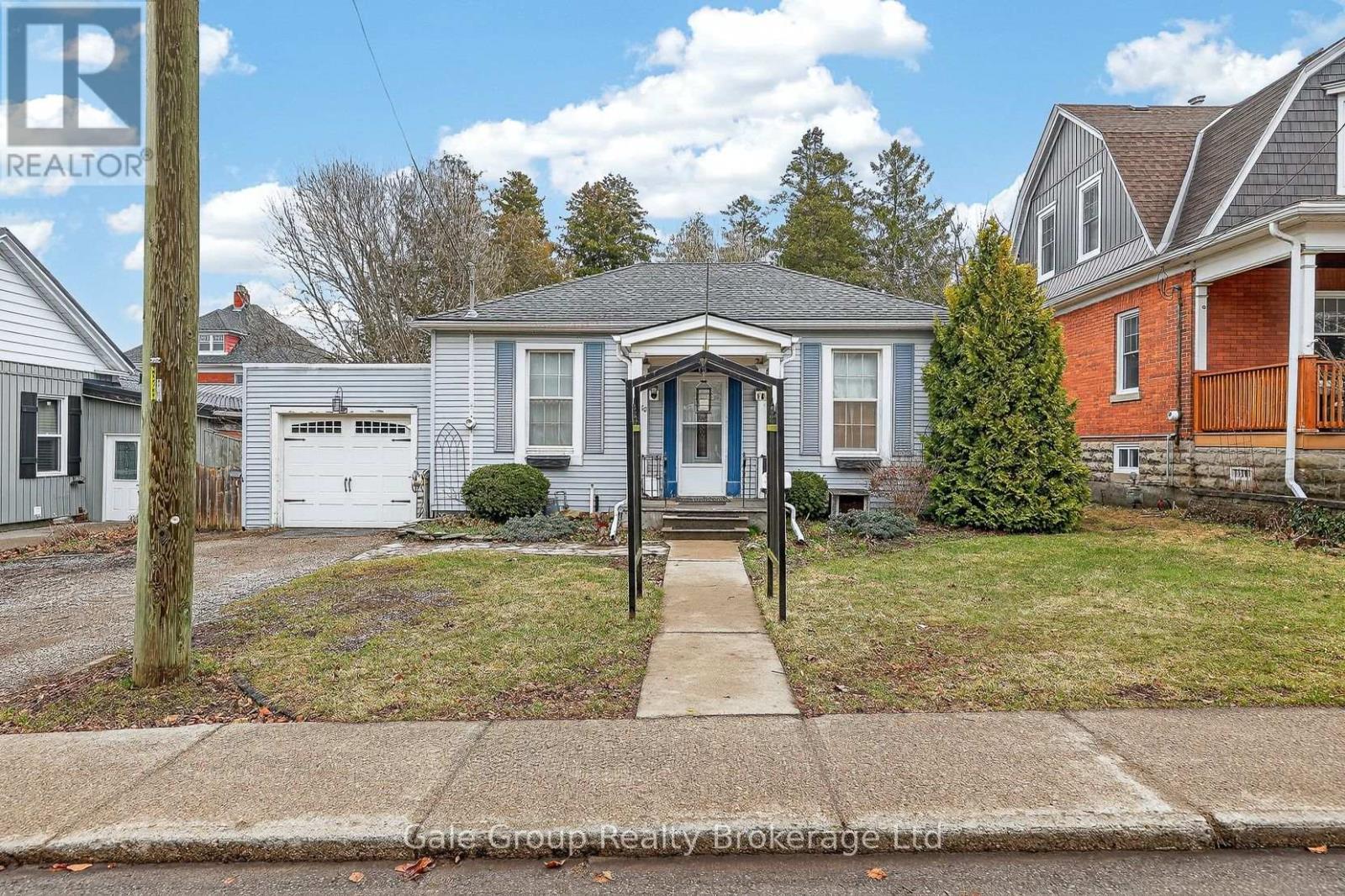 160 Riddell Street, Woodstock (Woodstock - North), Ontario  N4S 6M8 - Photo 2 - X12943150