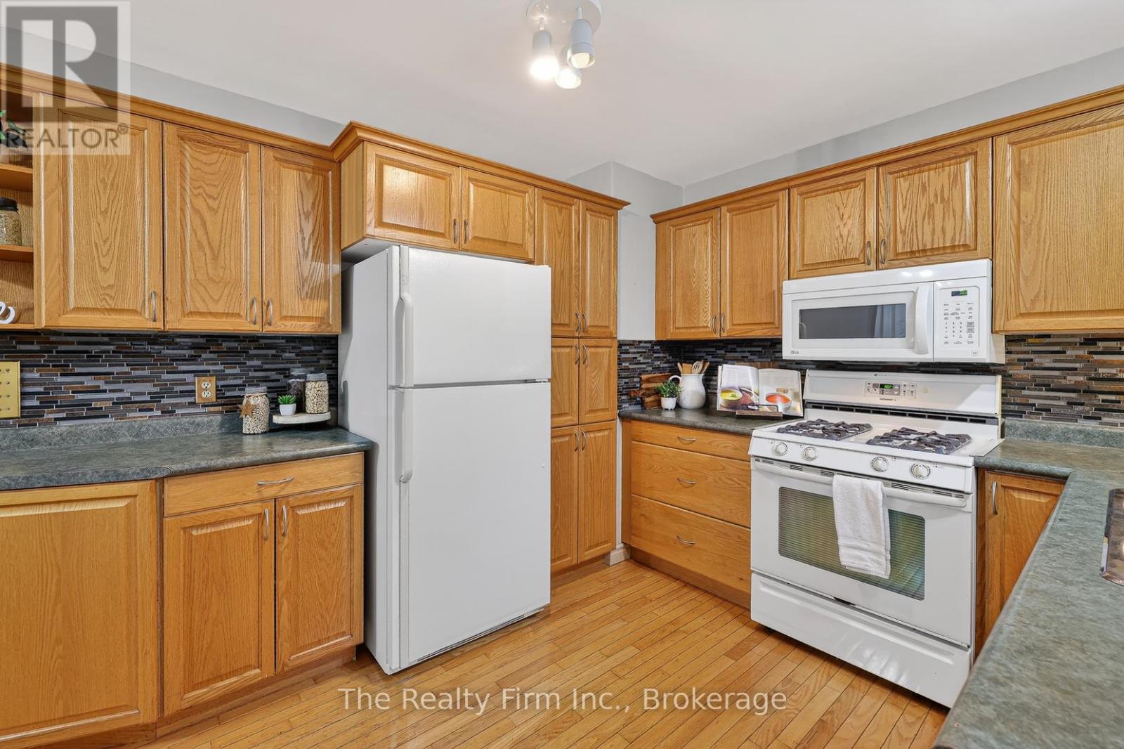 10 Chisholm Drive, Ingersoll (Ingersoll - South), Ontario  N5C 2C4 - Photo 18 - X12944990