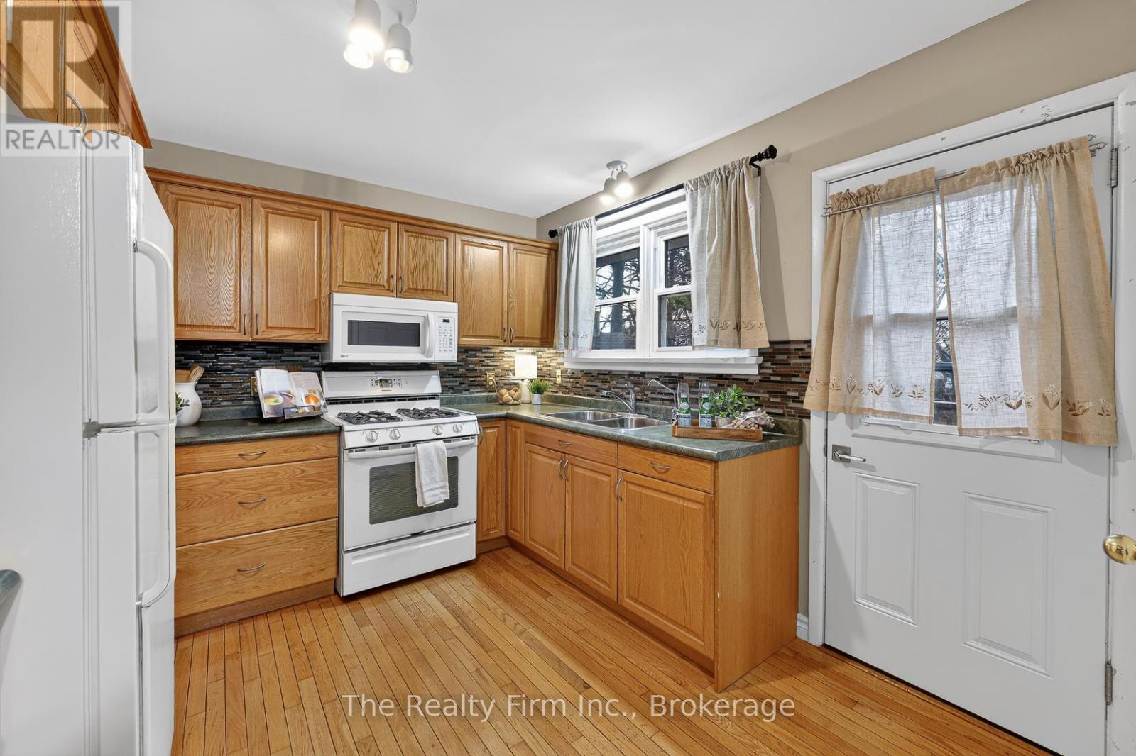 10 Chisholm Drive, Ingersoll (Ingersoll - South), Ontario  N5C 2C4 - Photo 20 - X12944990