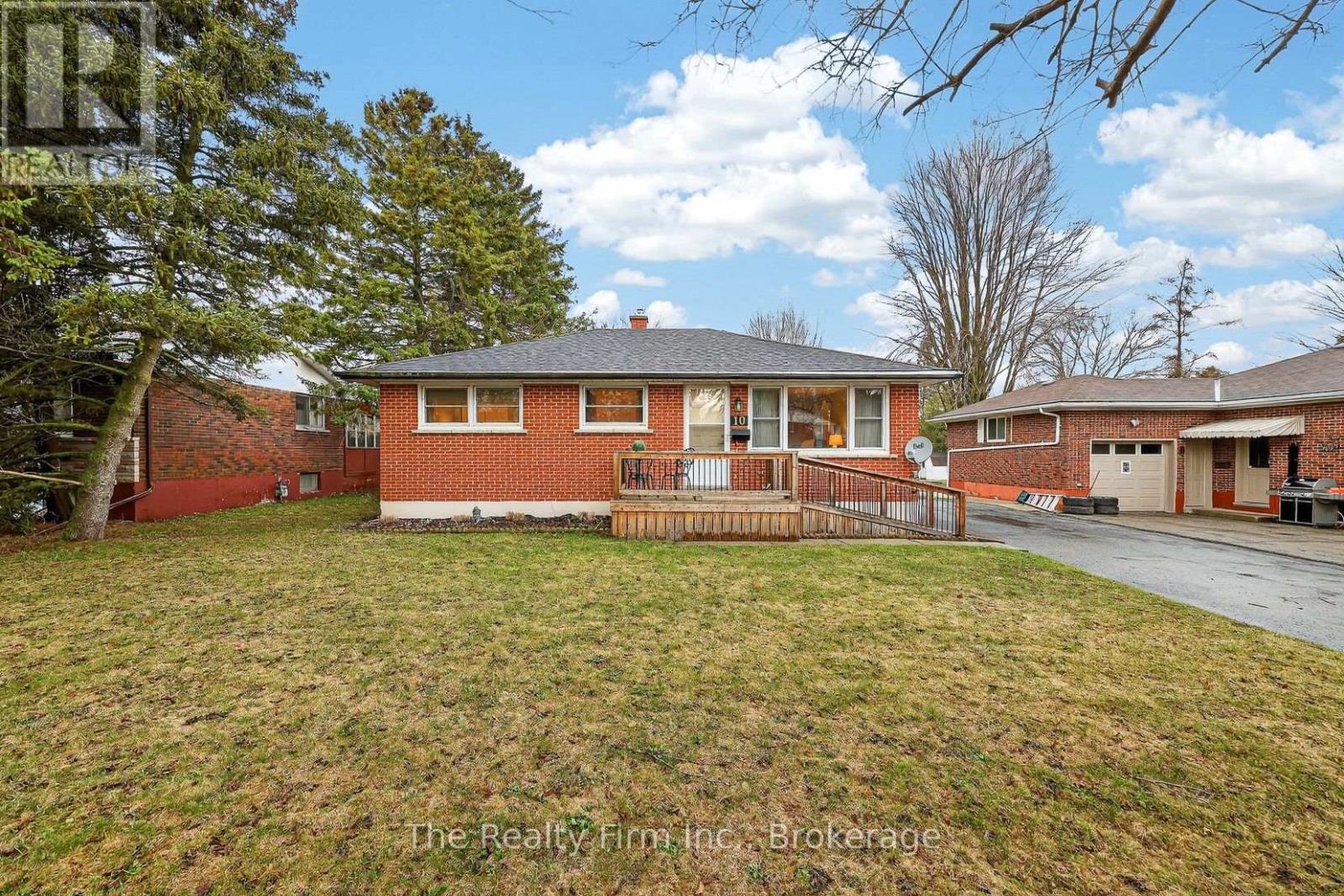 10 Chisholm Drive, Ingersoll (Ingersoll - South), Ontario  N5C 2C4 - Photo 4 - X12944990