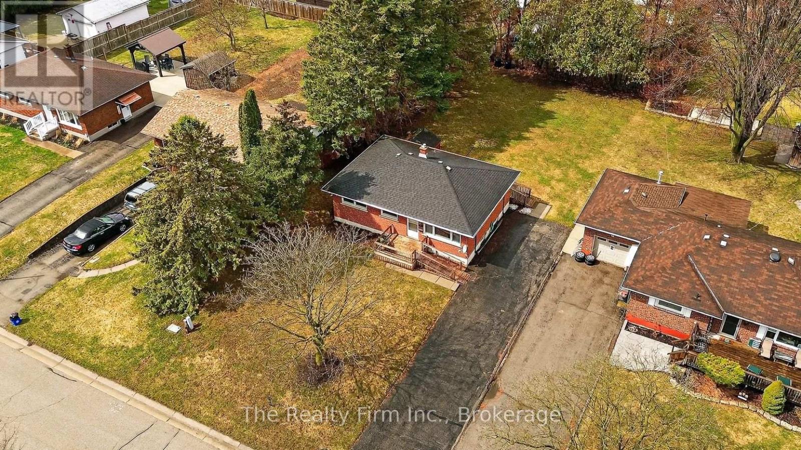 10 Chisholm Drive, Ingersoll (Ingersoll - South), Ontario  N5C 2C4 - Photo 5 - X12944990