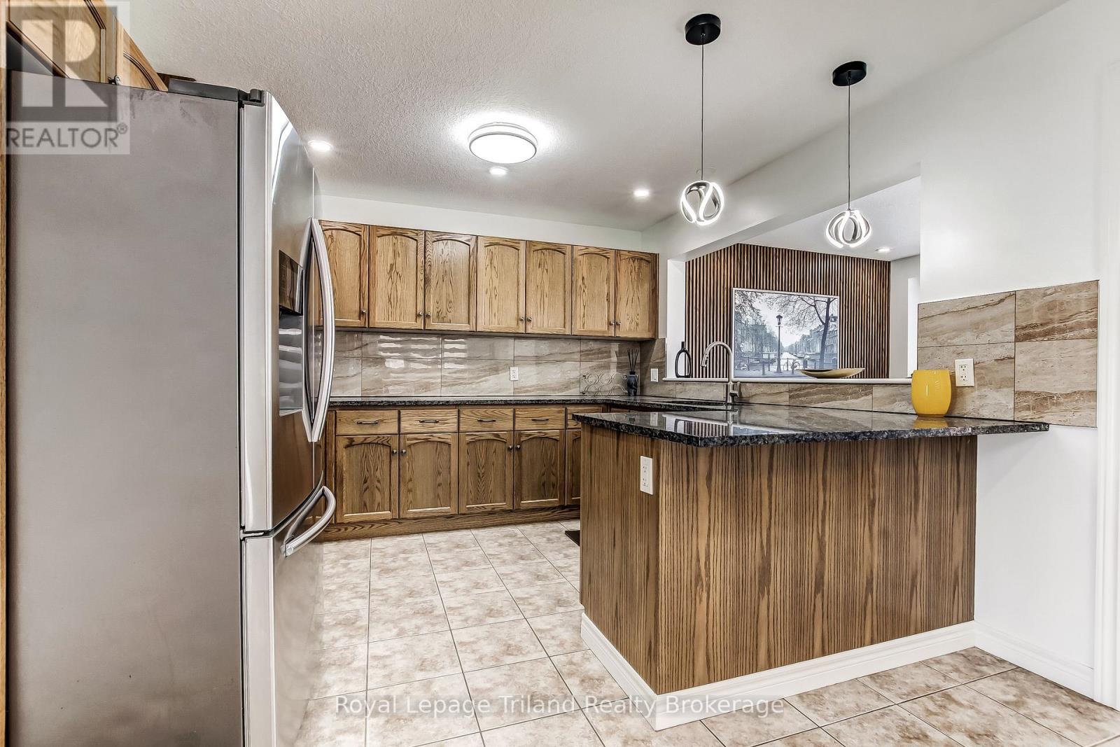 129 Passchendaele Street N, Woodstock (Woodstock - North), Ontario  N4T 0J3 - Photo 10 - X12946972