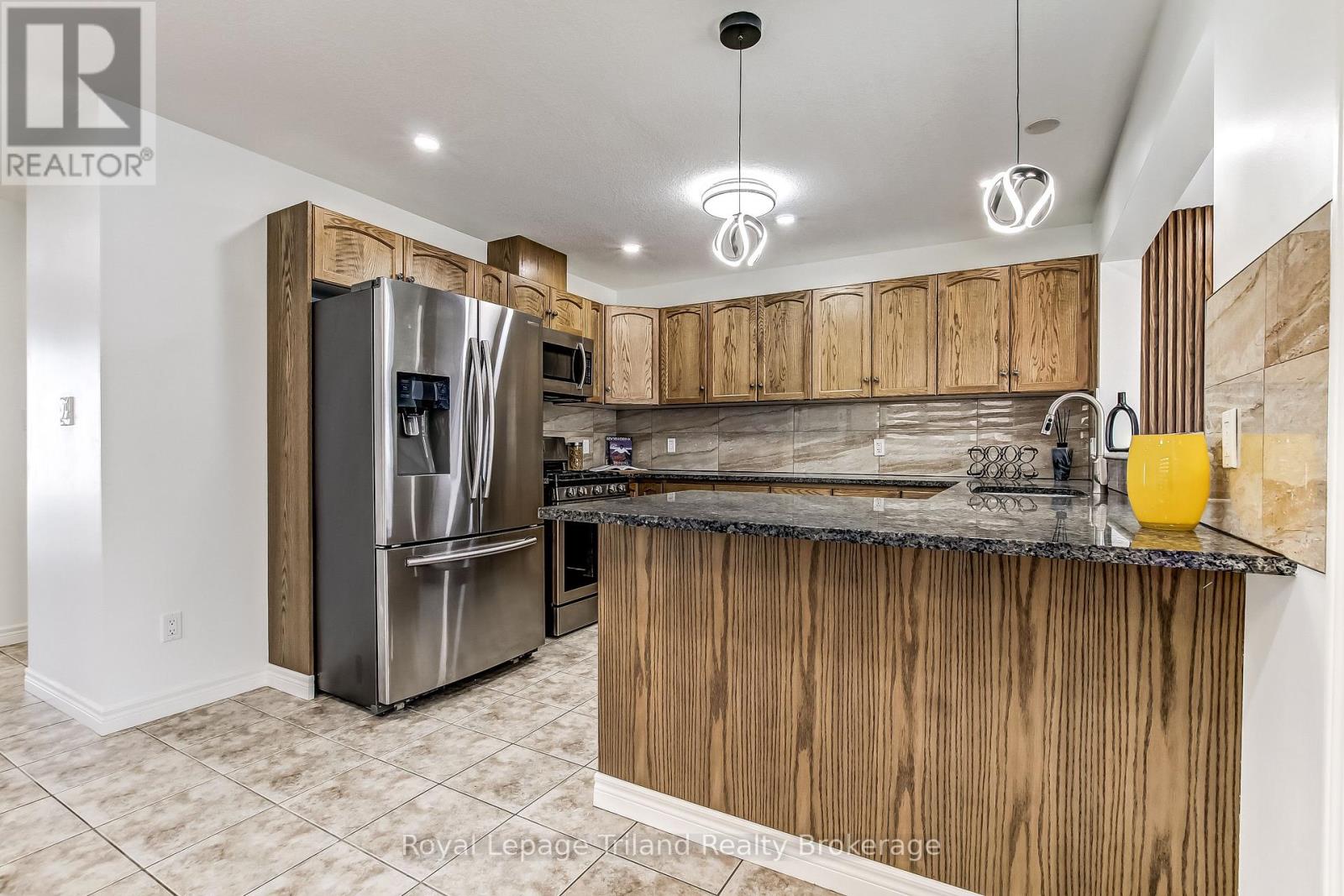 129 Passchendaele Street N, Woodstock (Woodstock - North), Ontario  N4T 0J3 - Photo 11 - X12946972