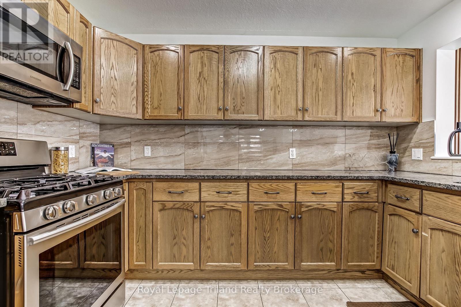 129 Passchendaele Street N, Woodstock (Woodstock - North), Ontario  N4T 0J3 - Photo 12 - X12946972