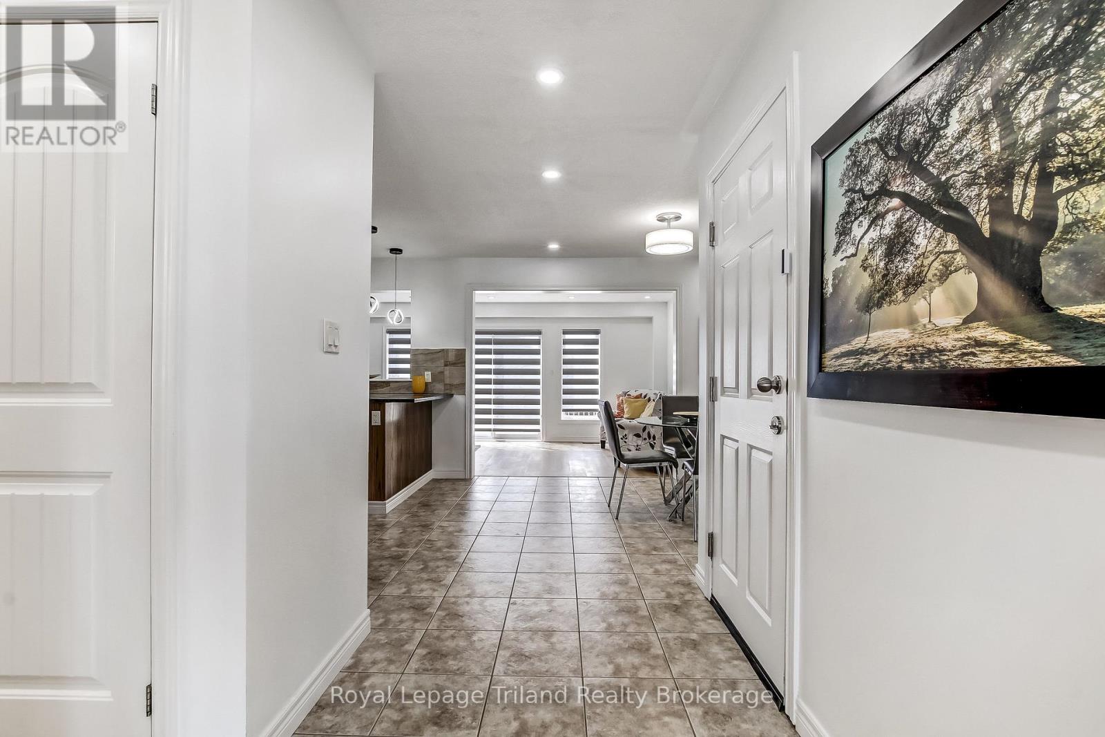 129 Passchendaele Street N, Woodstock (Woodstock - North), Ontario  N4T 0J3 - Photo 7 - X12946972