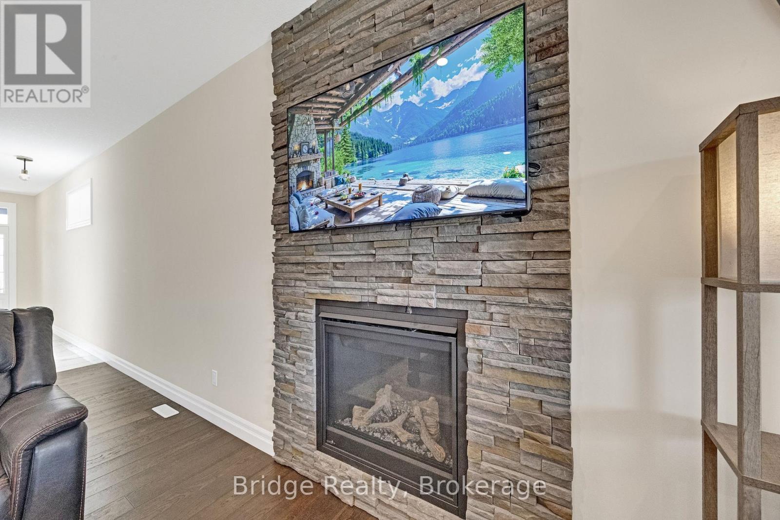 256 Tamarack Boulevard, Woodstock (Woodstock - North), Ontario  N4S 0E2 - Photo 13 - X12946980