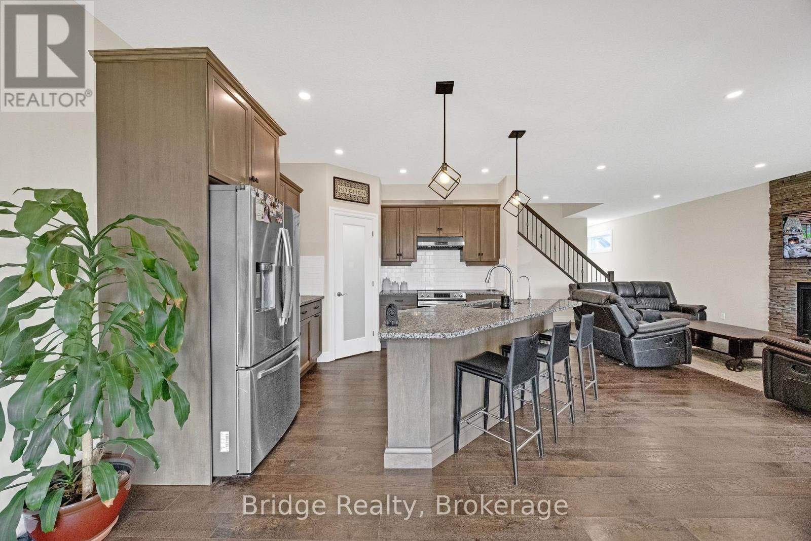 256 Tamarack Boulevard, Woodstock (Woodstock - North), Ontario  N4S 0E2 - Photo 16 - X12946980