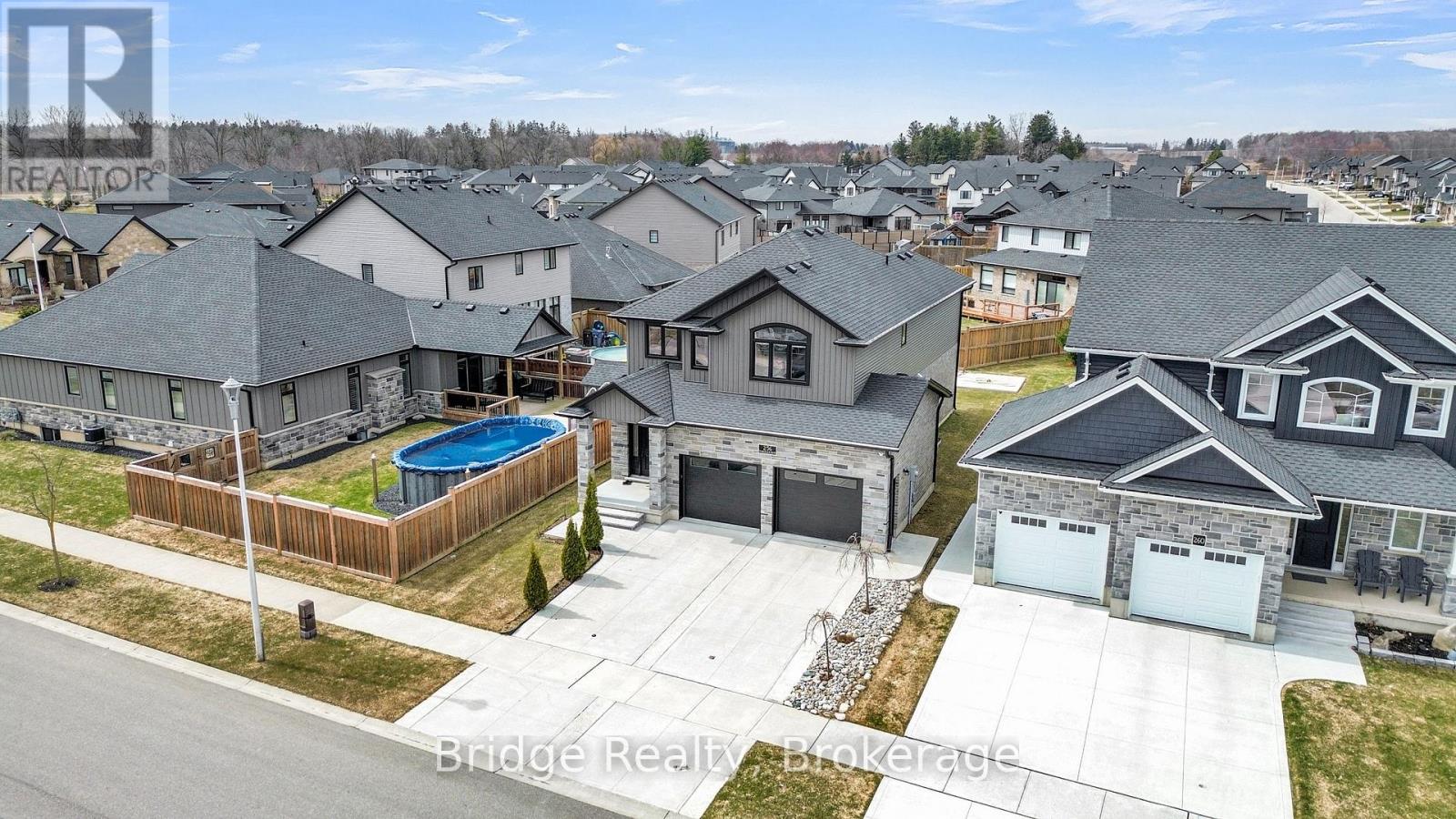 256 Tamarack Boulevard, Woodstock (Woodstock - North), Ontario  N4S 0E2 - Photo 50 - X12946980