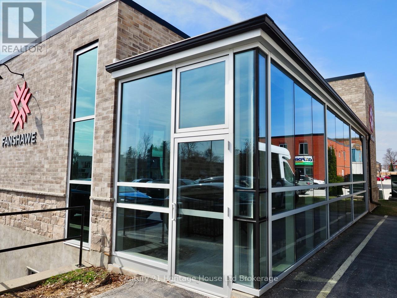 45 Metcalf Street, Woodstock (Woodstock - South), Ontario  N4S 3E6 - Photo 10 - X12947296