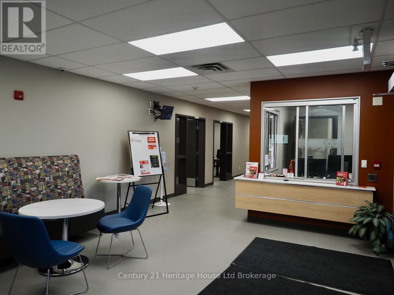 45 Metcalf Street, Woodstock (Woodstock - South), Ontario  N4S 3E6 - Photo 12 - X12947296