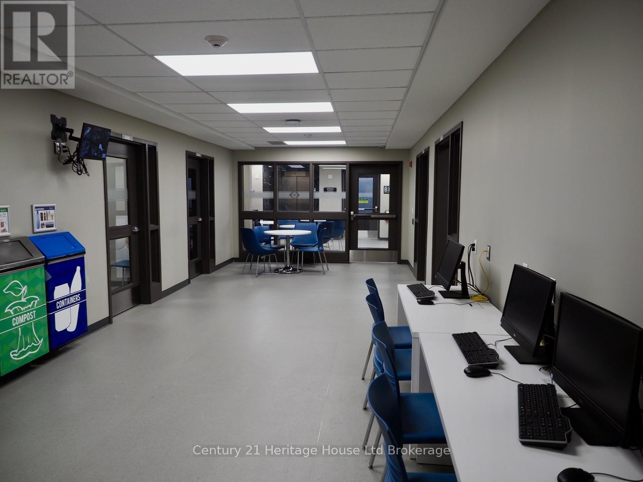 45 Metcalf Street, Woodstock (Woodstock - South), Ontario  N4S 3E6 - Photo 16 - X12947296