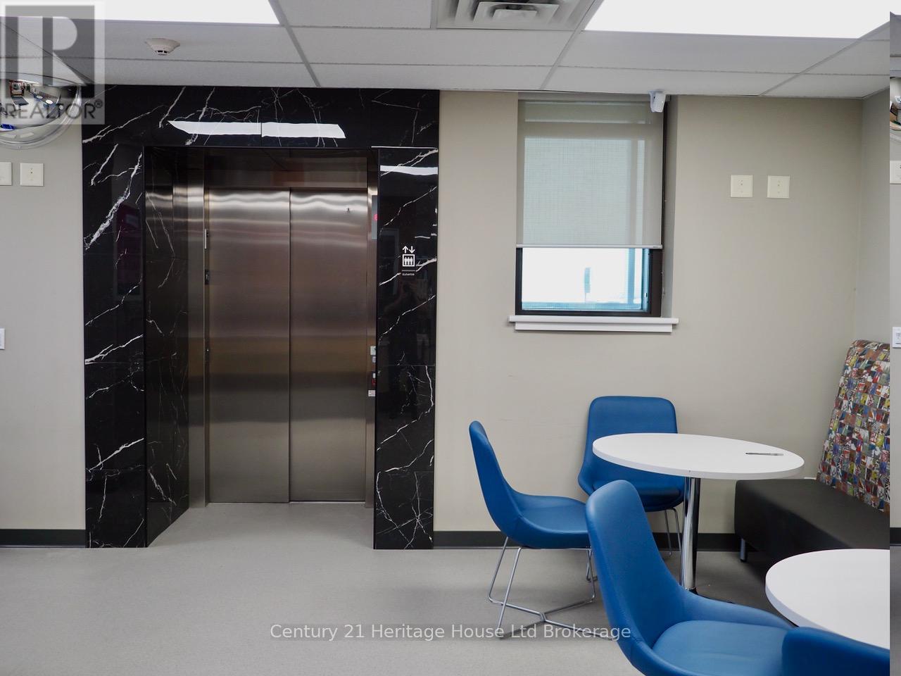 45 Metcalf Street, Woodstock (Woodstock - South), Ontario  N4S 3E6 - Photo 4 - X12947296