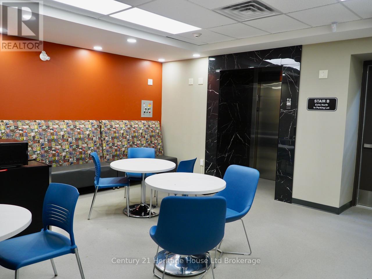 45 Metcalf Street, Woodstock (Woodstock - South), Ontario  N4S 3E6 - Photo 6 - X12947296