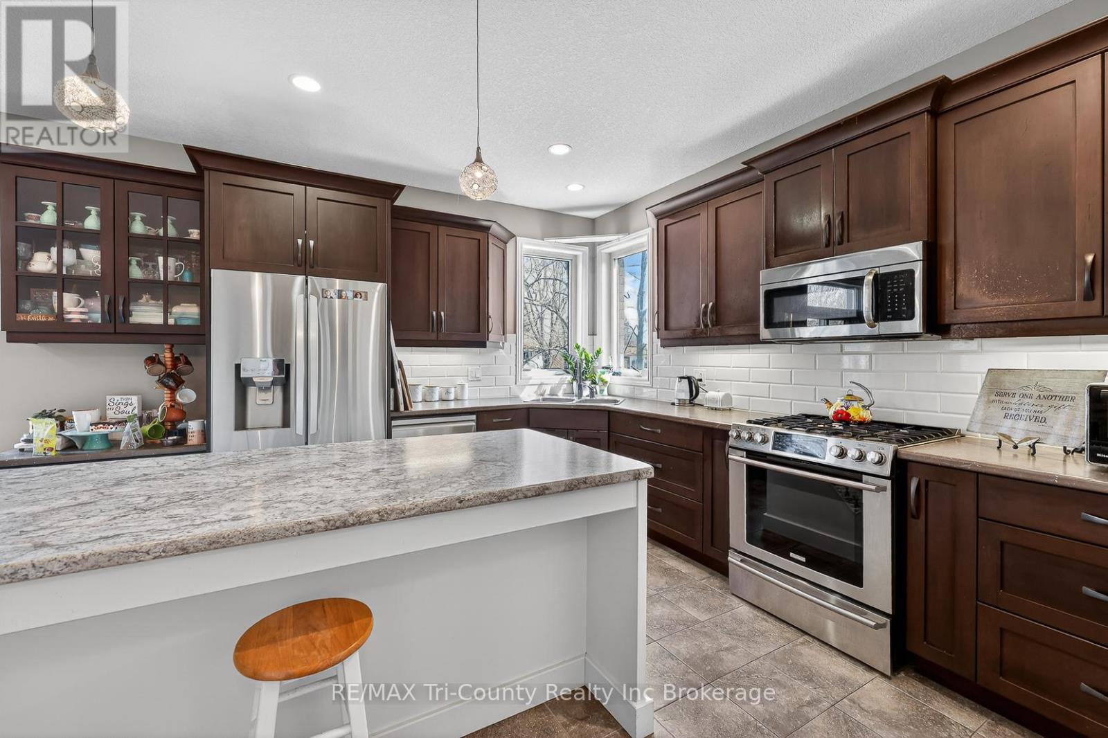 68 Colin Avenue, Tillsonburg, Ontario  N4G 0E5 - Photo 4 - X12949306